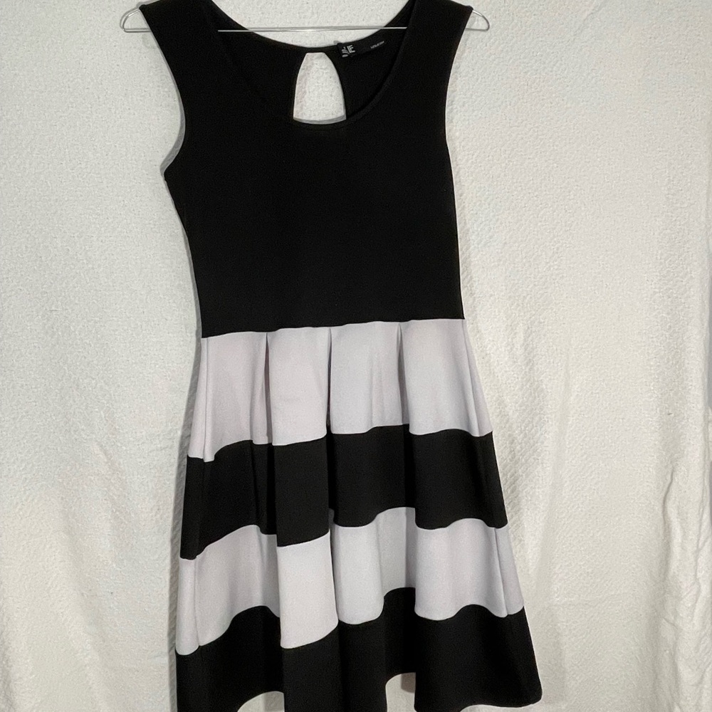 Leslie Fay Elegant Black Dress